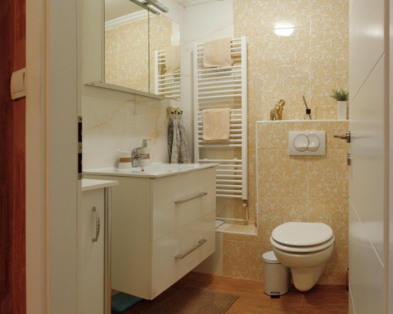 Sunny day -Arena Zagreb , 2 bathrooms, 102m², Rom bilde